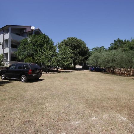Apartments Smitran Banjole Exterior foto