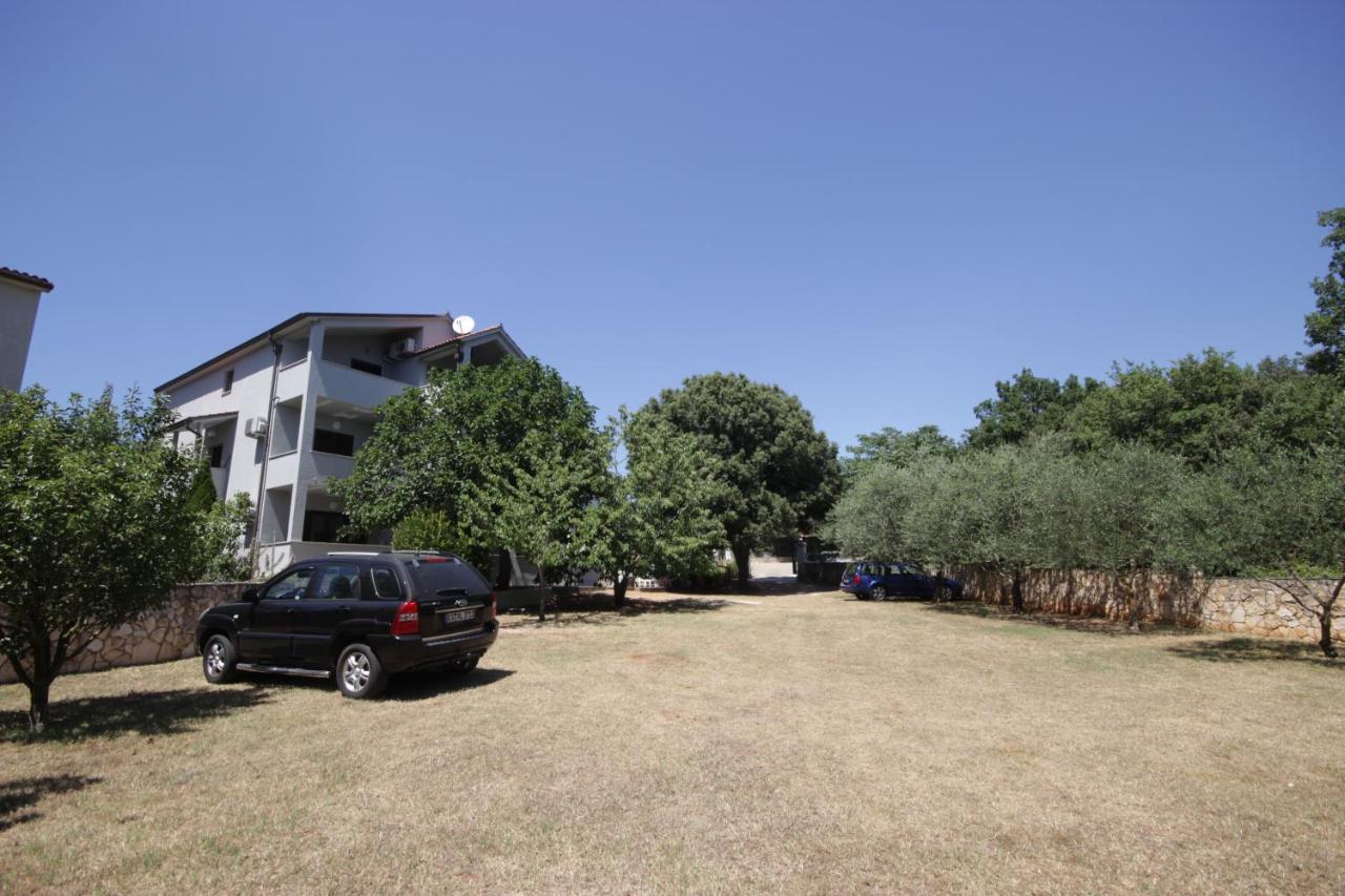 Apartments Smitran Banjole Exterior foto