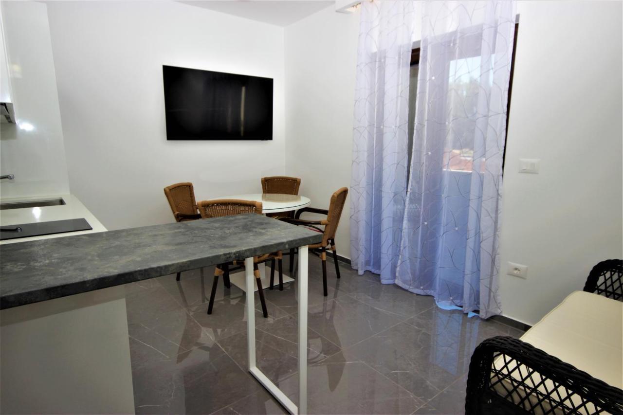 Apartments Smitran Banjole Exterior foto
