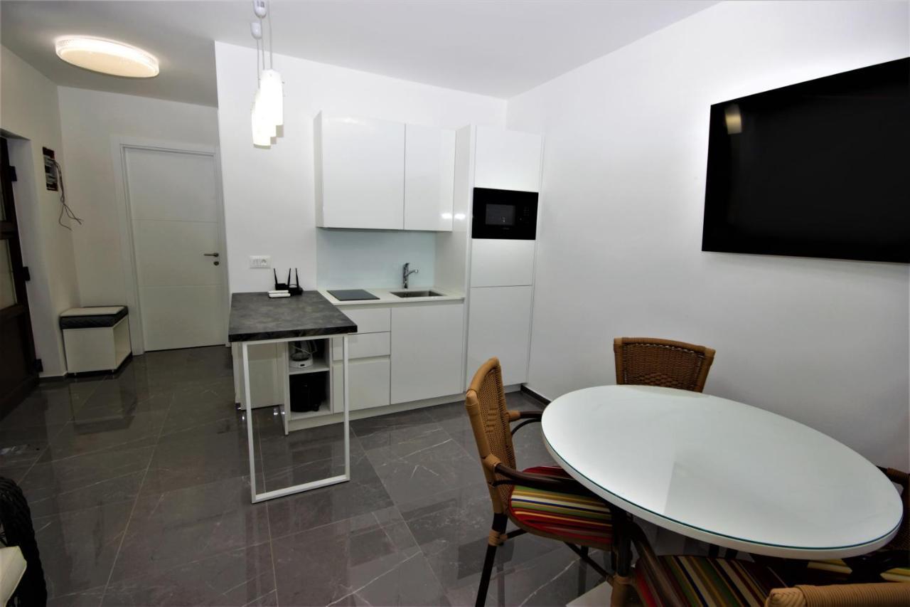 Apartments Smitran Banjole Exterior foto
